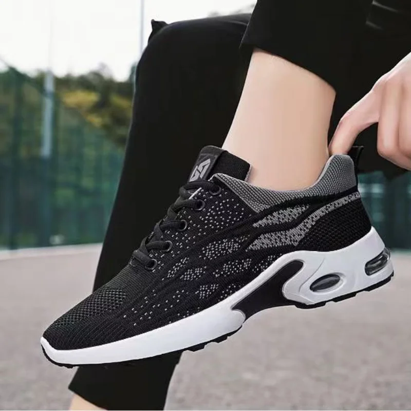 Men's fashion new mesh shoes Summer Breathable walking sports Shoes Outdoor Casual non slip Sneakers Trendy light shoe Zapatos