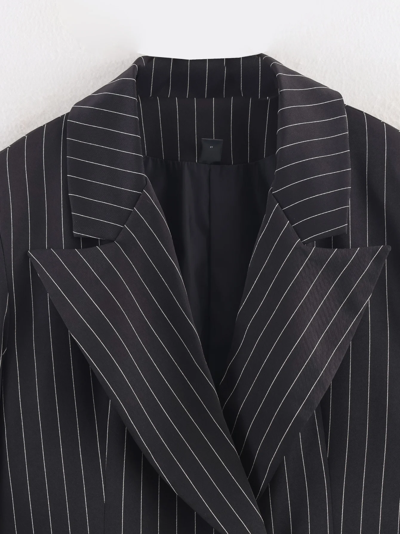 HH Damen Mode Gestreifter Weitschultriger Sexy Blazer Weibliche Persönlichkeit Vielseitiger Temperamentvoller Lässiger Büro-Anzug – Detail 4