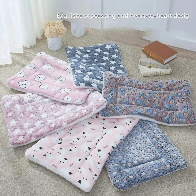 Flannel Pet Sleeping Mat Dog Bed Cat Litter Puppy Bed Dog Sofa Lovely Mattress Cushion for Small Large Dog Blanket Pet Supplies 2
