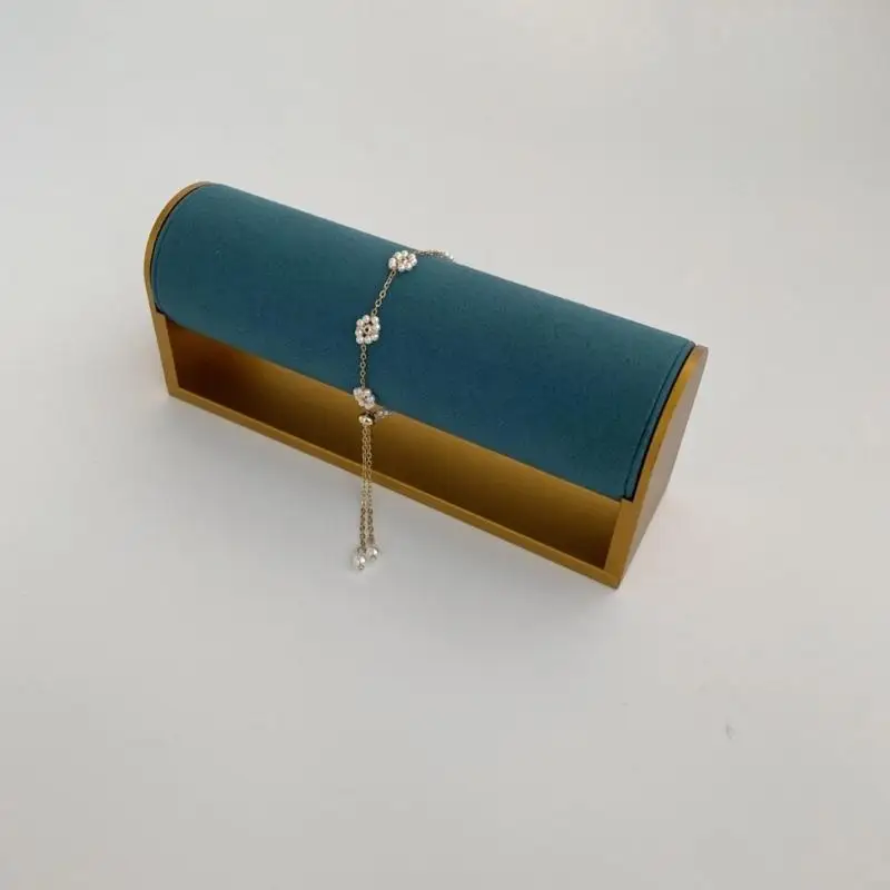 Fashionable Sturdy Metal Display Stand Portable Accessory for Multiple Watches and Bracelets Practical for Retail Use