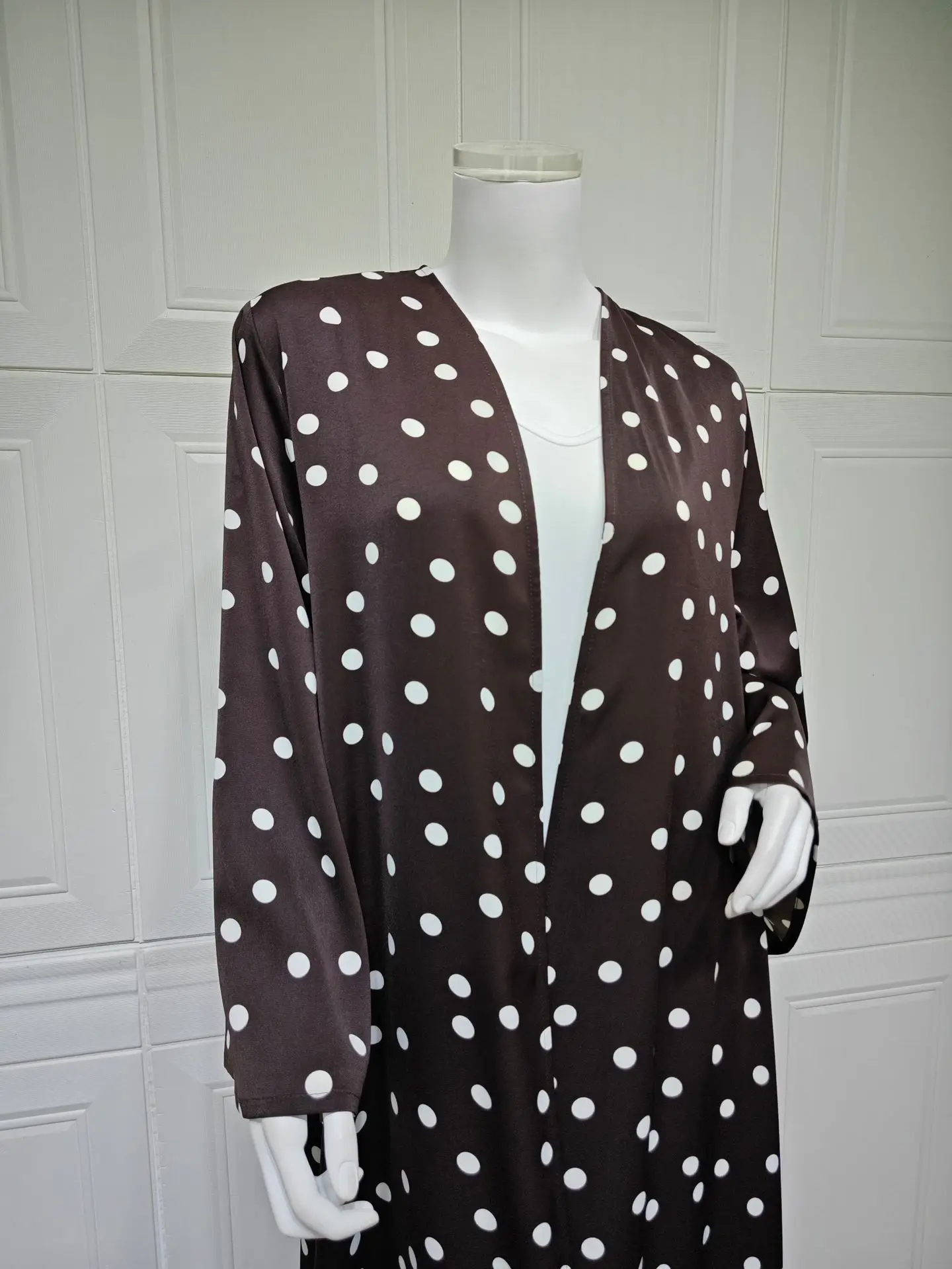 Zahraa 2026 EID Ramadan Muslim Women Abaya 2pcs Set with Hijab Elegant Islamic Wear Classic Polka Dots Open Abaya 5