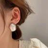 Mode irrégulière perle boucles d'oreilles femme 2025 à la mode rétro couleur or simulé perle boucles d'oreilles pour les femmes bijoux de mariage