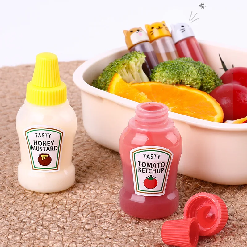 2pcs/set 25ML Mini Tomato Ketchup Bottle Portable Small Sauce Container Salad Dressing Container Pantry Containers for Bento Box food storage container