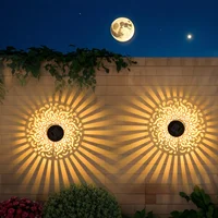 1/2 pièces lumières de clôture solaires avec conception découpée pour l'éclairage mural extérieur, lumières solaires LED pour jardin Patio et éclairage de marche 4