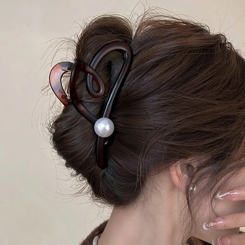 Рисунок 5 - Корейские заколки для волос в форме