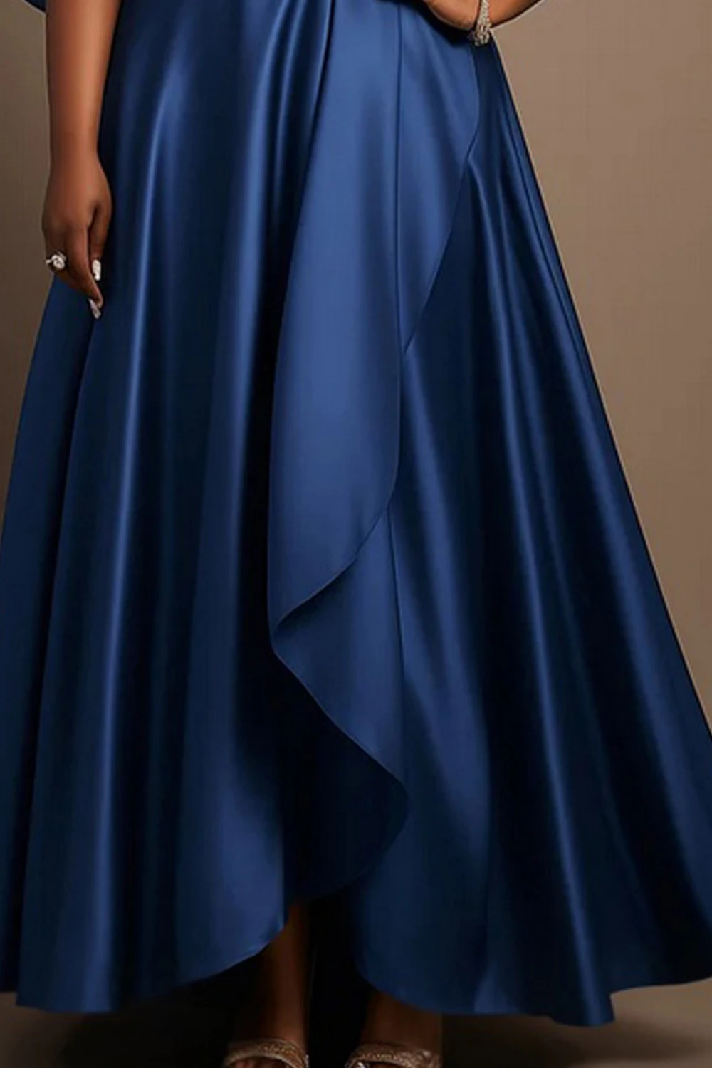 فستان ماكسي نسائي أنيق من الساتان مقاس كبير مكشكش...