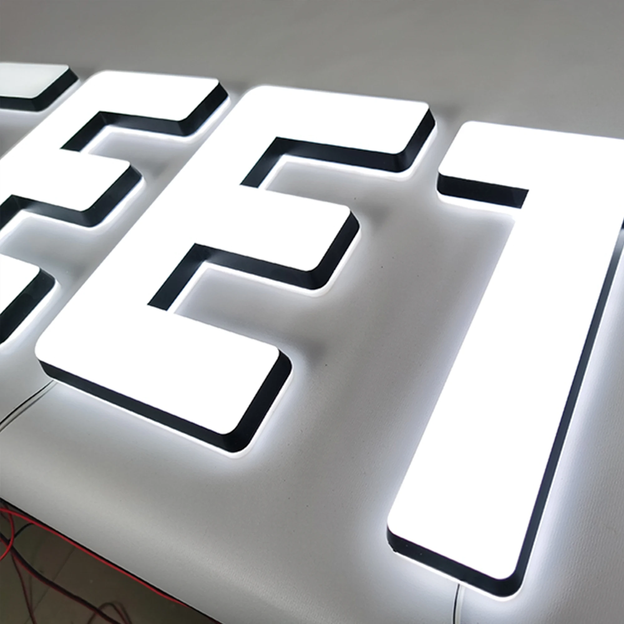 Lettere Acriliche Illuminate A Doppia Faccia A Led 3D Personalizzate Con Taglio Solido Halo Lighting Sign Company Store Business Logo