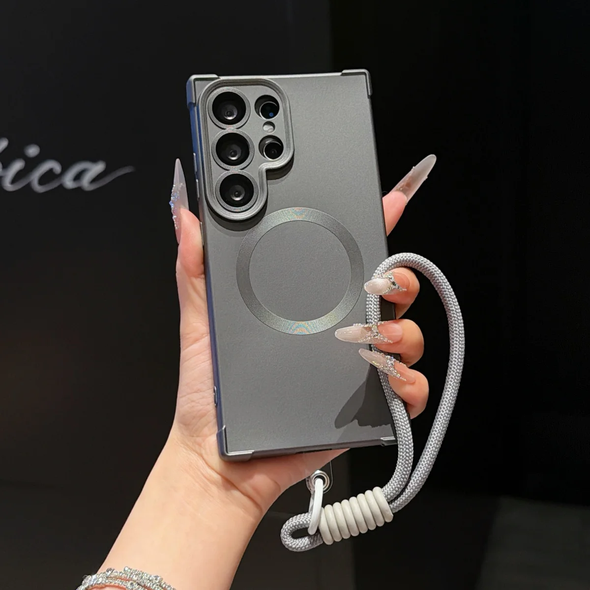 Right Angle Anti-Drop Soft Silicone Shockproof Phone Case with Lanyard and Magnetic Compatibility