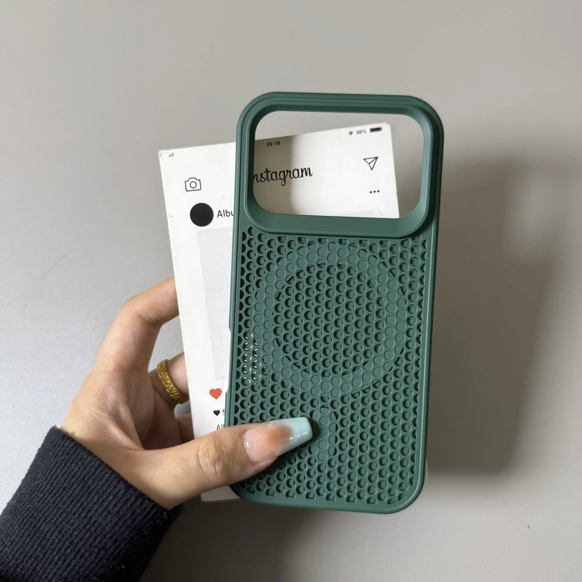 Enhanced Product Title: Magnetic Honeycomb Thermal Mesh Anti-drop Phone Case - Shockproof Protective Cover