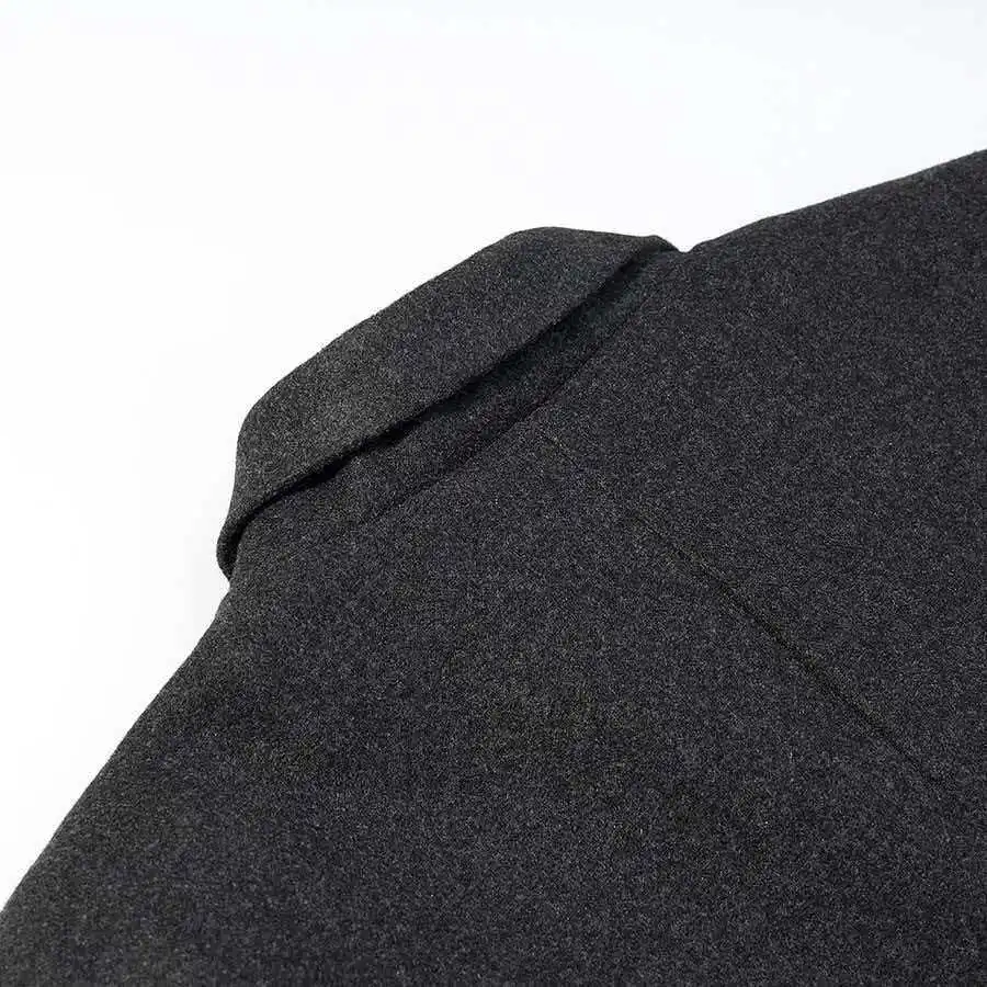Functional pockets detail