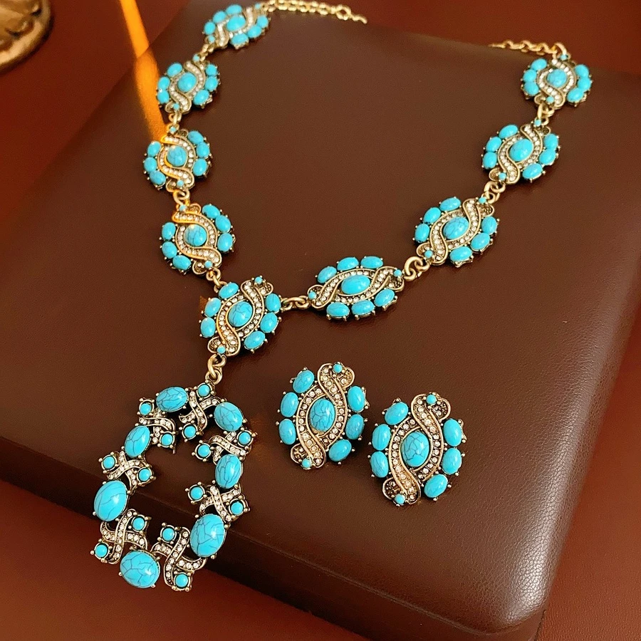 1/2 Pcs Vintage Cross Blue Oval Pendant Neckalces for Women Mediaeval High-End Dangle Earrings Statement Banquet Jewelry Sets N 1
