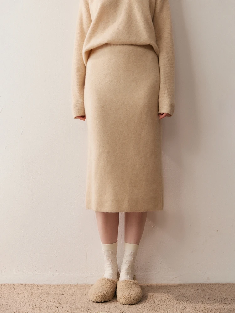 Cashmere skirt elegance