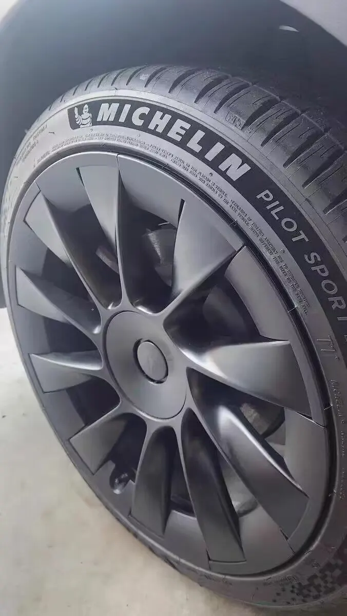 TeslaHubs™ Rim Shield  Advanced Protection Kit For Model Y customer photo