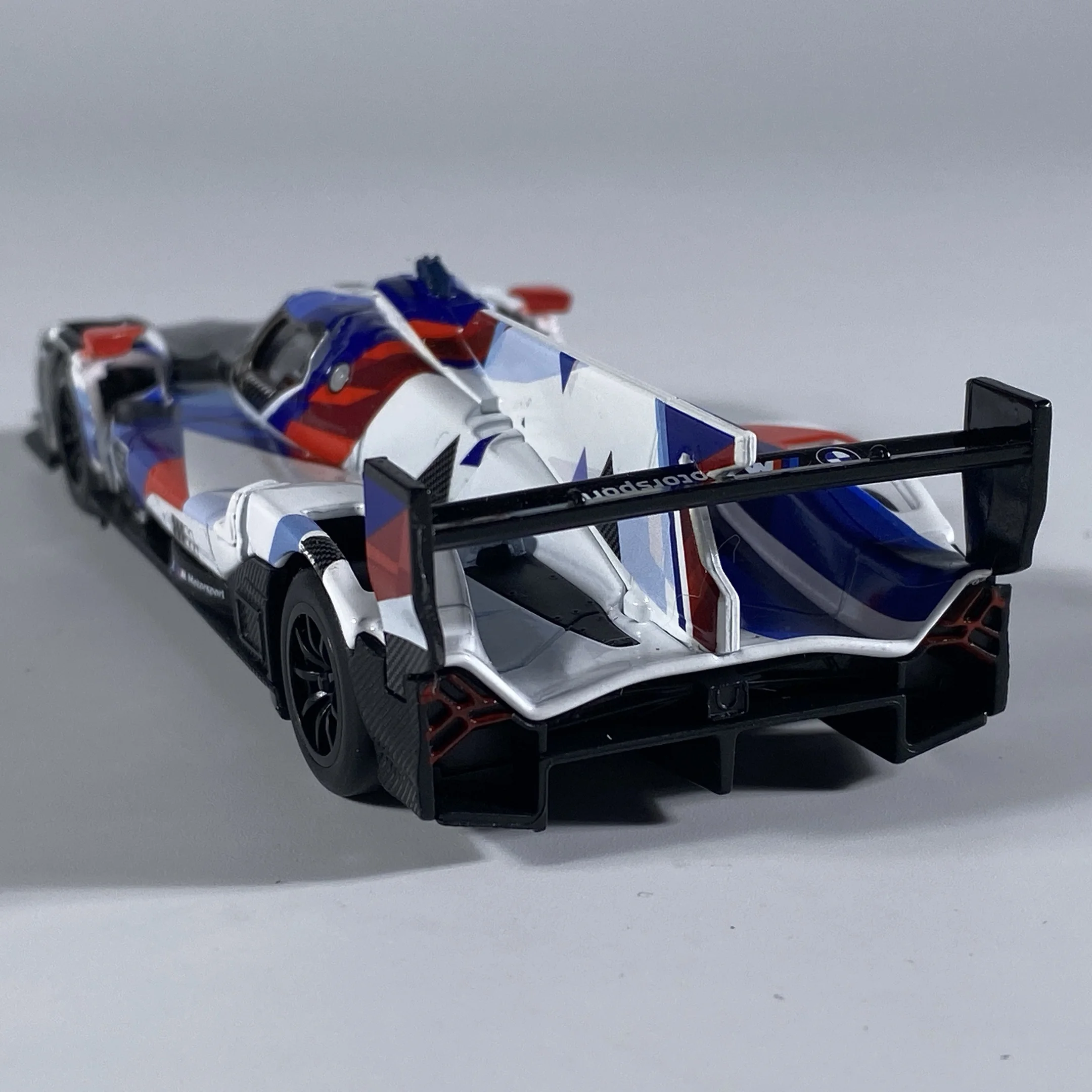 BMW M Hybrid V8 Super Racing Alloy Diecast Model Car - Collectible Miniature Vehicle for Display and Decoration