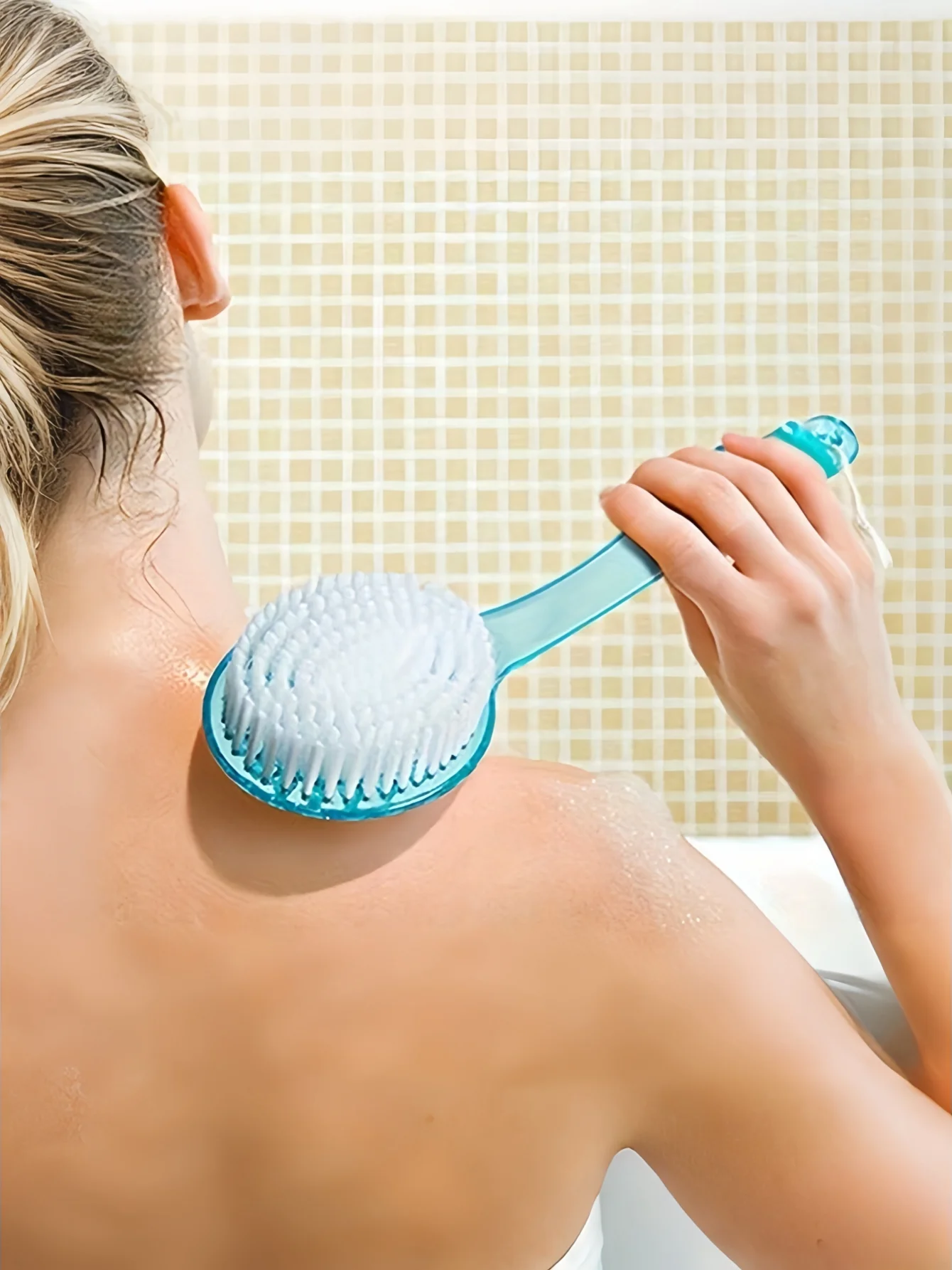 1Pc, bathtub brush with long handle, shower brush with backward exfoliation, body and foot long hair brush (blue, red, green) 3