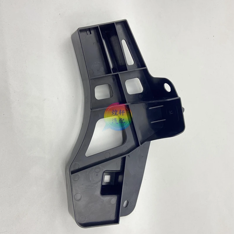 

Кронштейн для заднего бампера Toyota 2015-20