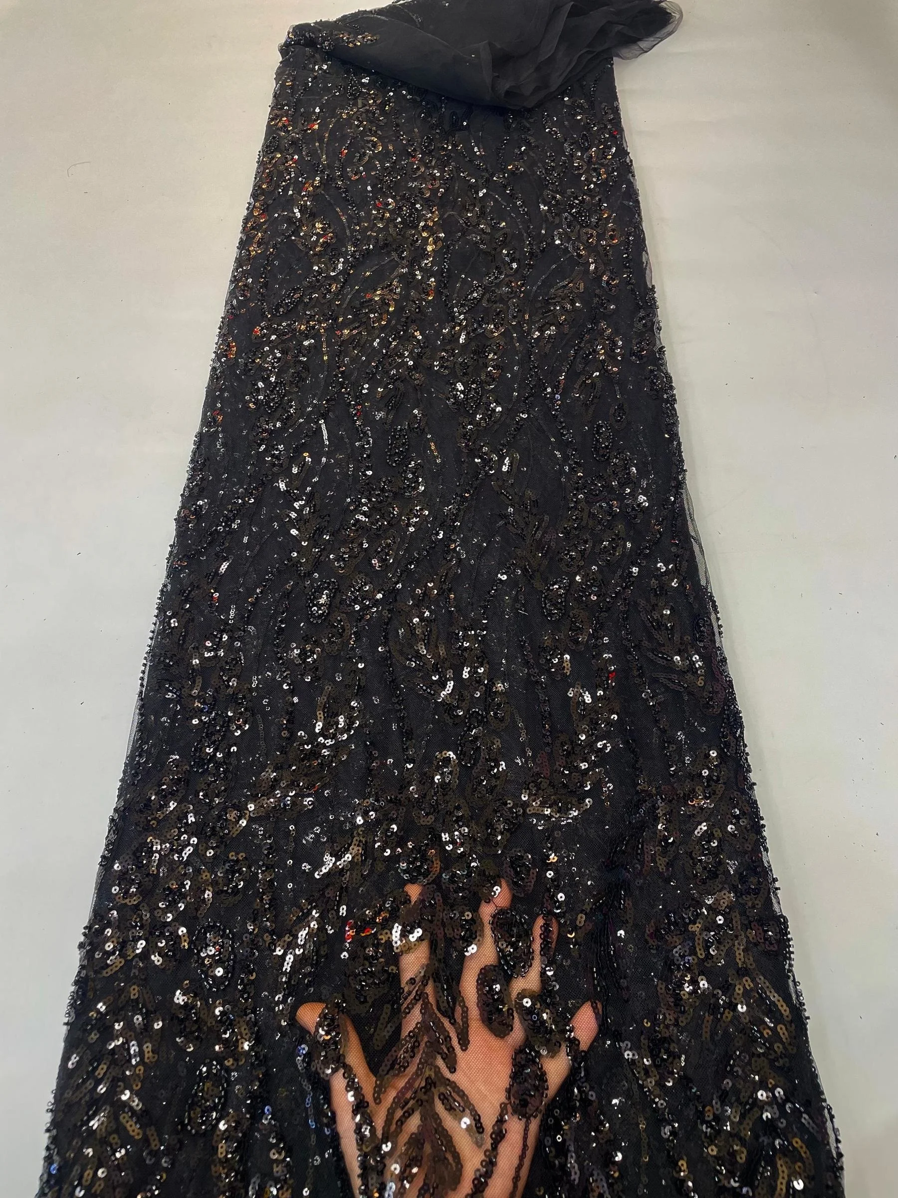 

Latest African Sequins Lace Fabric High Quality Lace Material French Nigerian Lace Fabric With Beads Lace For Women Party Sewing