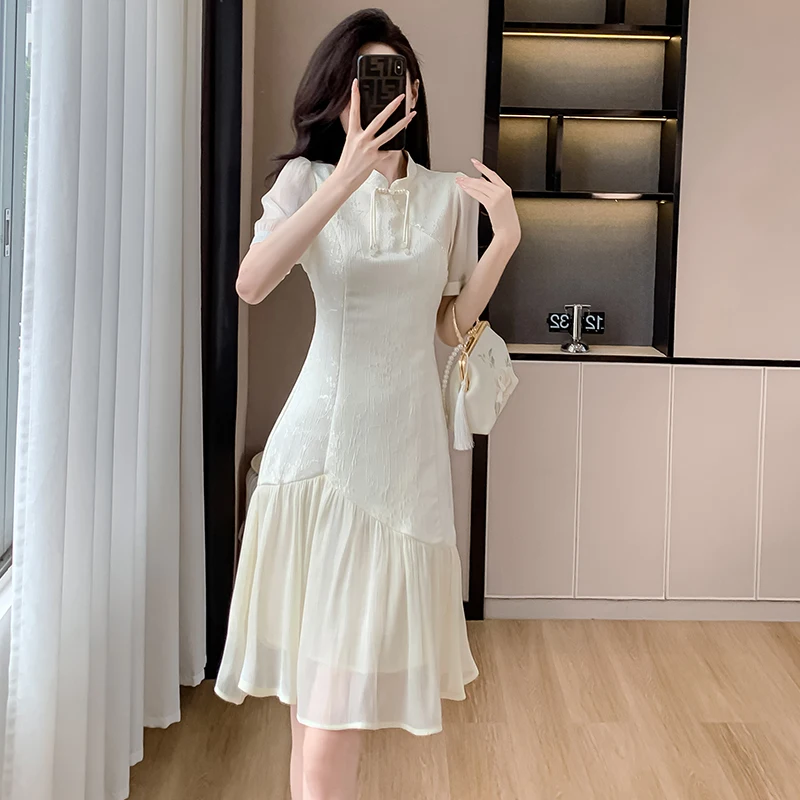 2024 여름 새로운 중국어 드레스 빈티지 잡초 스타일 슬리밍 디자인 감각 패치 워크 Qipao 레트로 작은 Xiang 바람 드레스