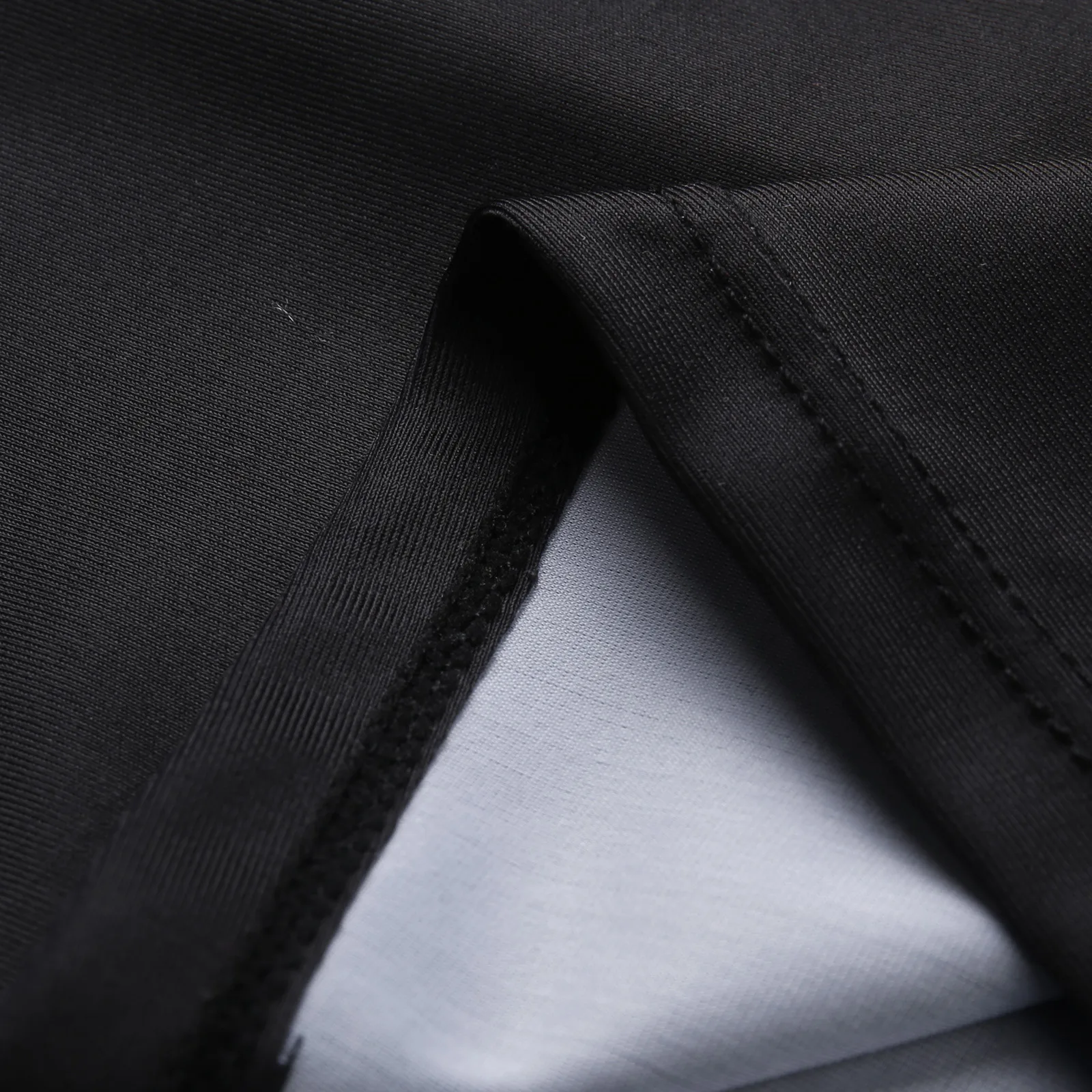 Рисунок 5 - Женский купальник из двух частей