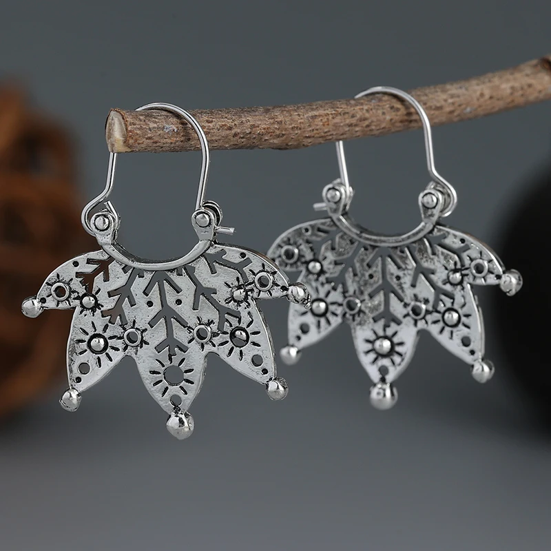 

Bohemia Earrings for Women Vintage Tassels U-Shaped Ethnic Style Alloy Electroplate Wafer Hollow Crescent Fashion Trend Jewelry