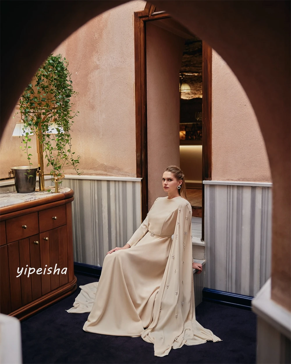 Рисунок 4 - Платье-миди ТРАПЕЦИЕВИДНОЕ с блестками