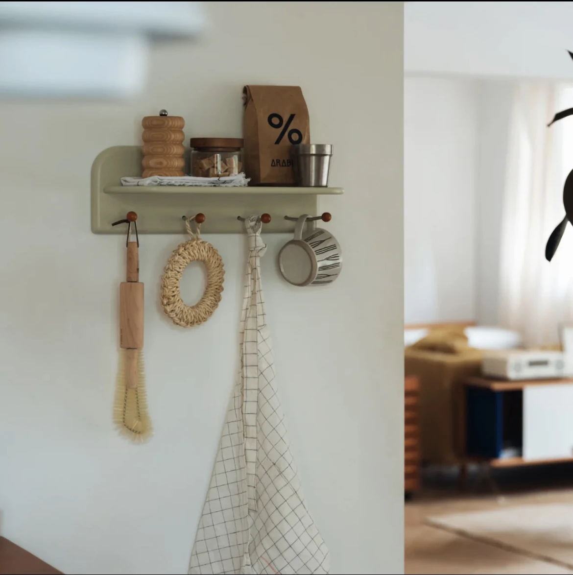 Minimalist Wall Shelf Hanging Storage Rack for Entryway Living Room Bedroom Vintage Solid Wood Bookshelf