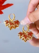  Fashion Women Red Maple Leaf Earrings Vintage Crystal Unique Earrings Temperament Women Party Wedding Engagement Jewelry Gift 
