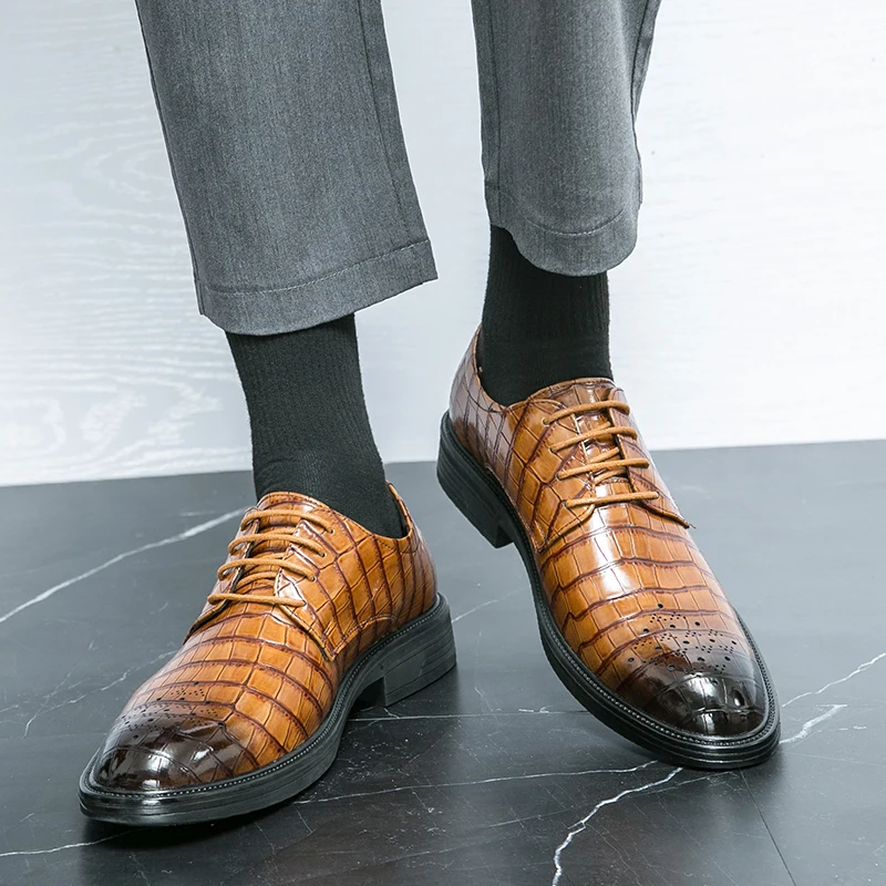 Men's dress leather leather breathable vintage Brock alligator print business pointed wedding shoes men's suit shoes 3