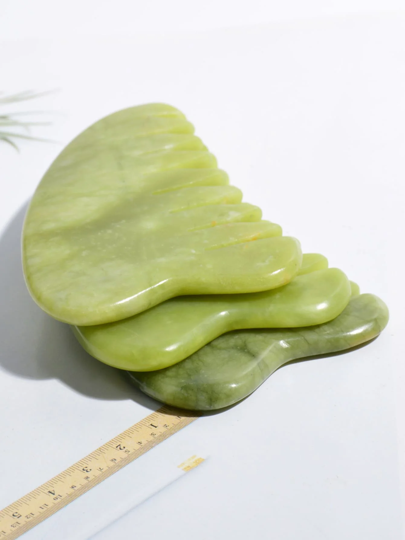 1PcJade Massage Comb Gua Sha Sawtooth Heart Comb Scraping Board Head Massager Natural Jade Comb Hair Brush Women Scalp Care Tool