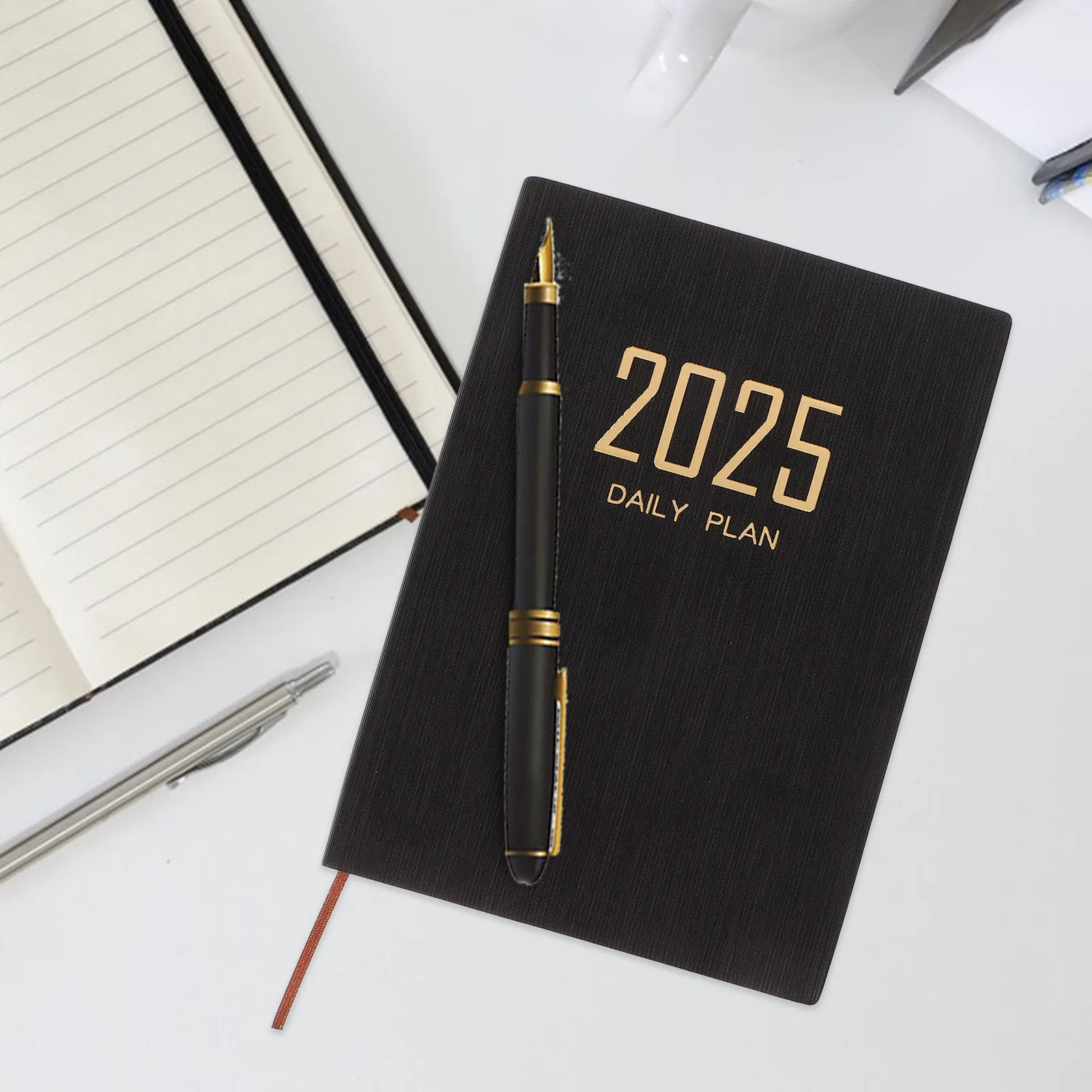 데일리 플래너 노트 2025 A5 다기능 휴대용 스케줄러 부드러운 필기감 여행 저..