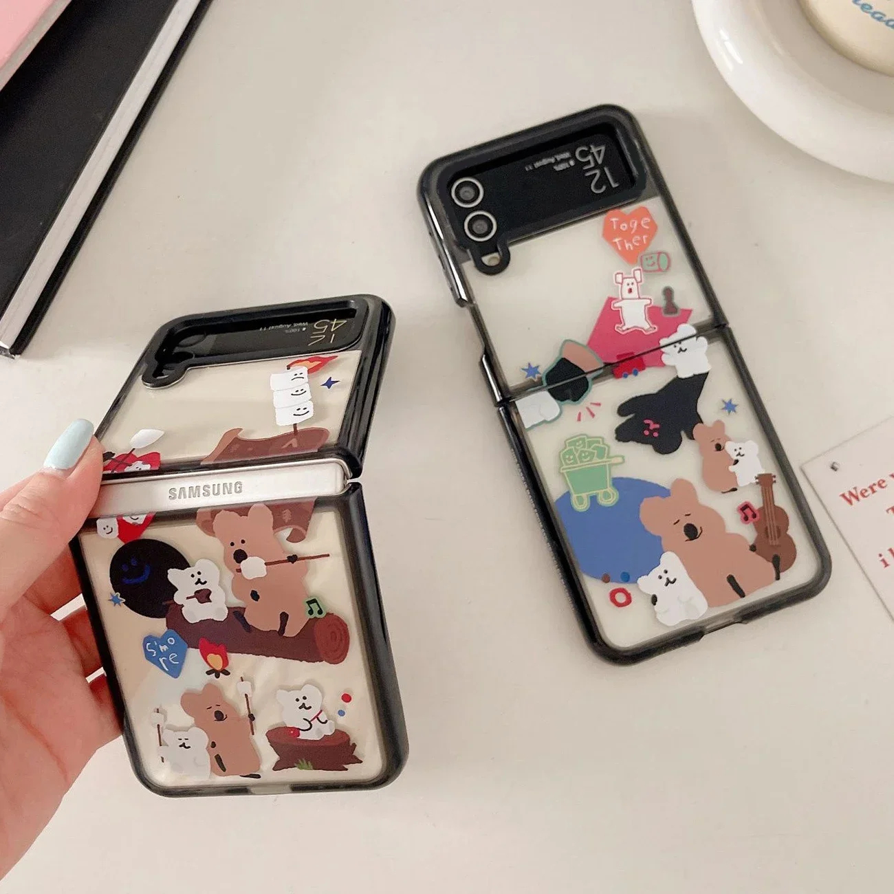 

Cartoon Bear Black Border Acrylic Phone Case for Samsung Galaxy Z Flip 5 4 3 Back Cover for ZFlip3 ZFlip4 ZFlip5 Hard Case Shell