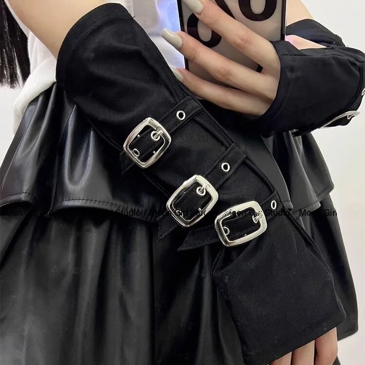 Autumn and winter night teaching room sleeves for women, black half cut open finger gloves, metal buckle, dark punk sun