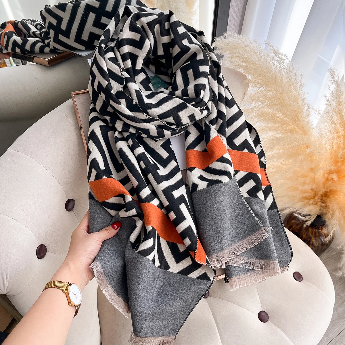 New Brand Elegance Two-Sided Print Scarf Soft Warm Fringe Pashmina Shawl Autumn and Winter Outdoor Coldproof Windproof Blanket