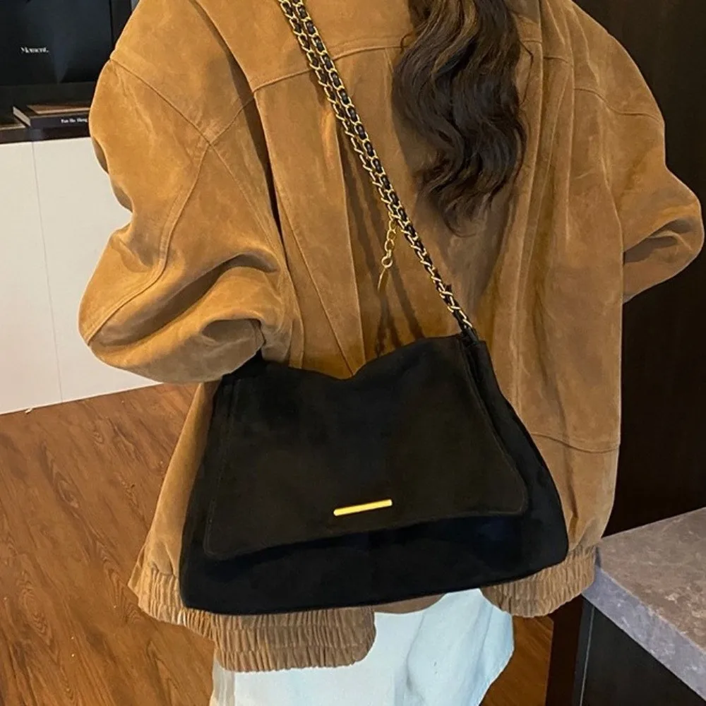 Borsa a Spalla in Camoscio Monospalla Grande Capacità Casual Spaziosa con Fibbia Solida Elegante Borsa Sottospalla per Serate Fuori - immagine 5