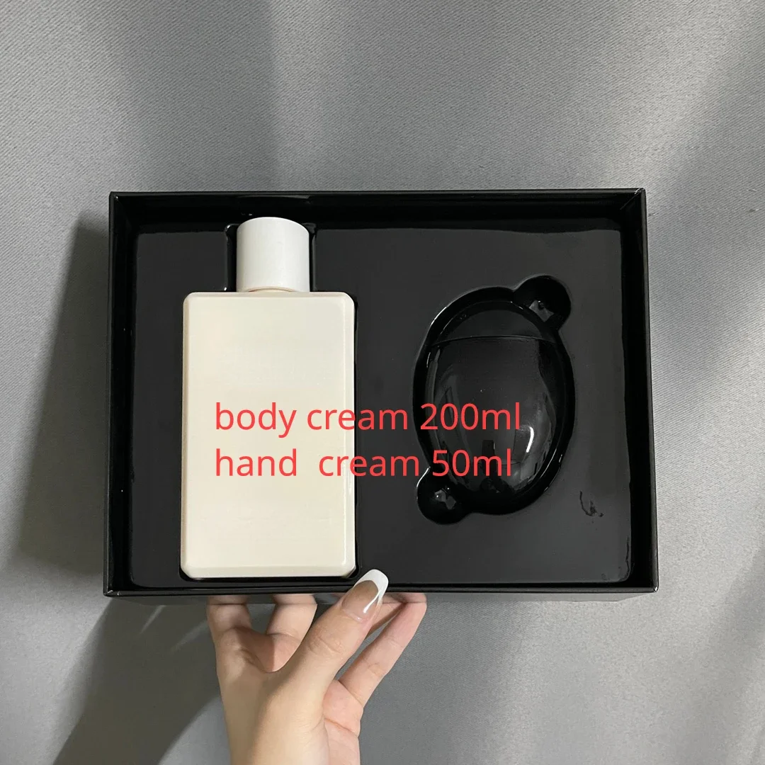 

Brand New Make Up Set body cream 200ml Hand cream 50ml