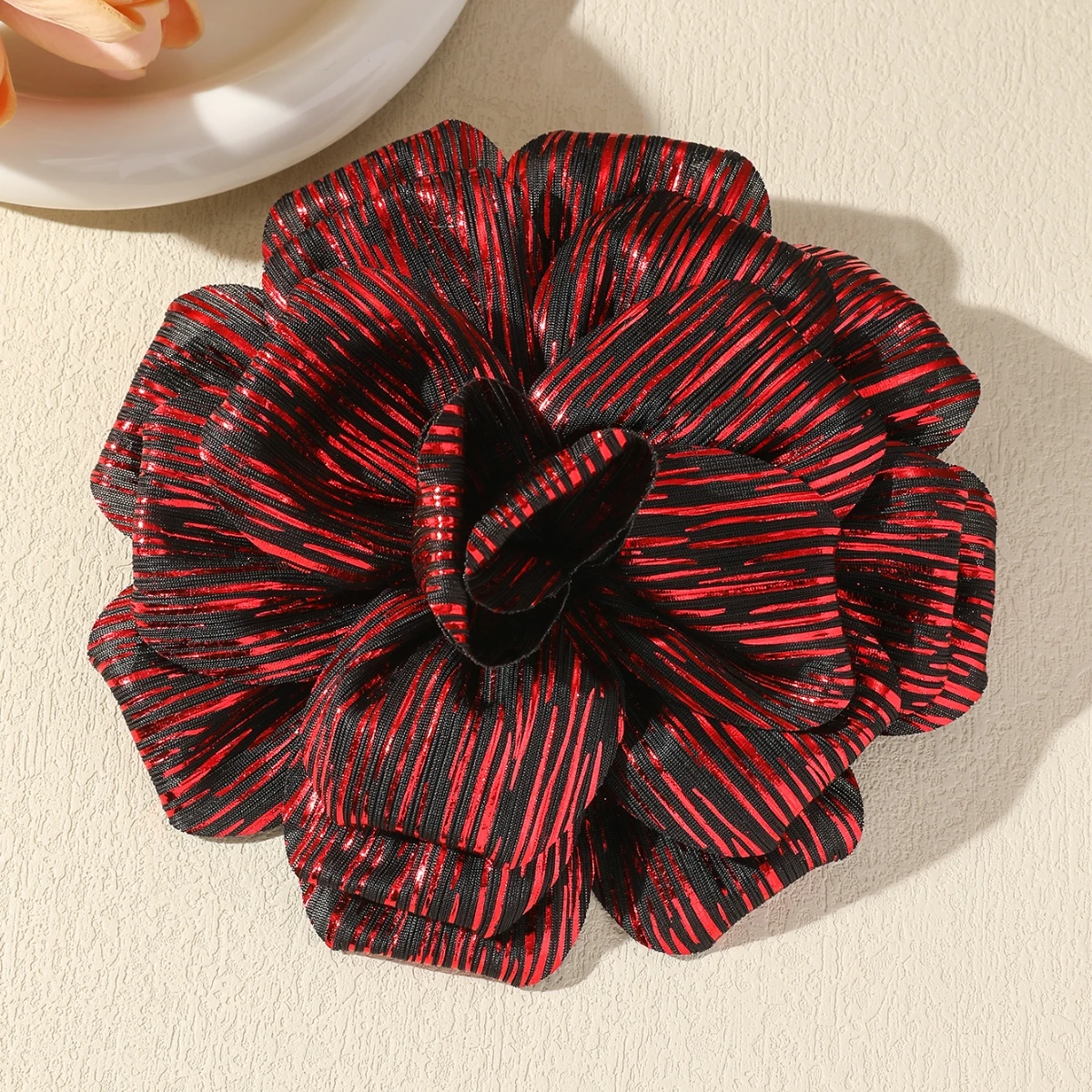 Shimmering Metallic Stripe Floral Brooch Hair Clip Dual-Use Fashion Accessory Women's Outerwear, Dresses, and Party Decorations