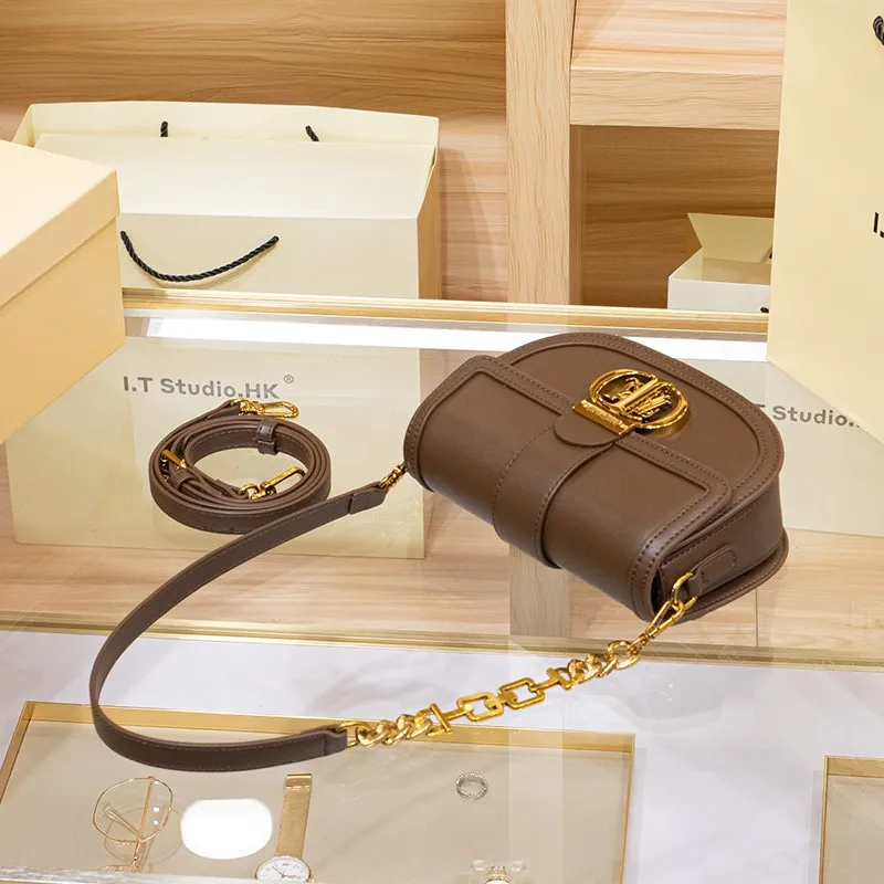 حقيبة يد نسائية فاخرة من الجلد الطبيعي، تصميم جديد...