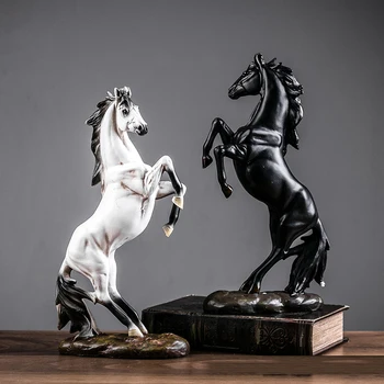 Sculpture de cheval de Style européen, Statue d'animal en résine, décoration, cadeau Souvenir, salon, bureau, étude, décoration de bureau 1