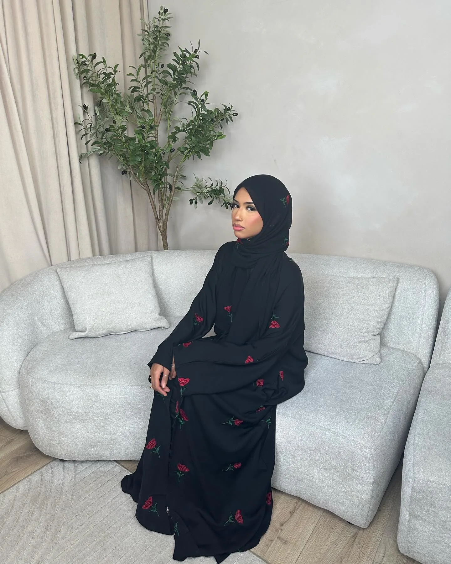 سترة مطرزة بالزهور في الشرق الأوسط للنساء المسلمات عيد دبي فستان عباية متواضع مع حجاب إسلامي جلابية تركية