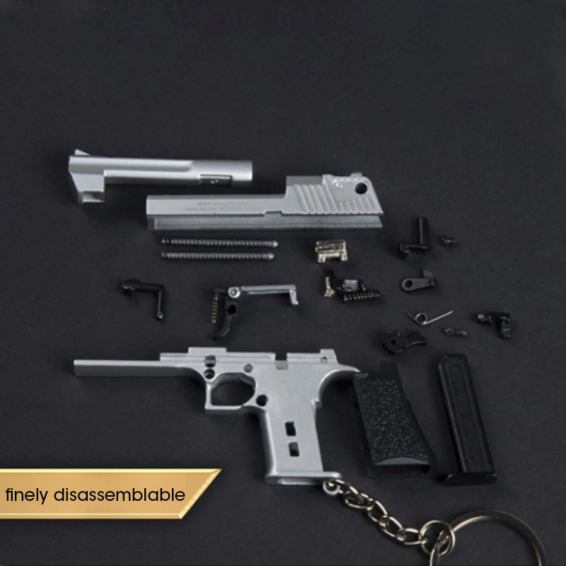 Alloy 1:4 Scale Desert Eagle Pistol Keychain Mini Toy Gun Weapon Model Metal Keychain For Adult Christmas Gift