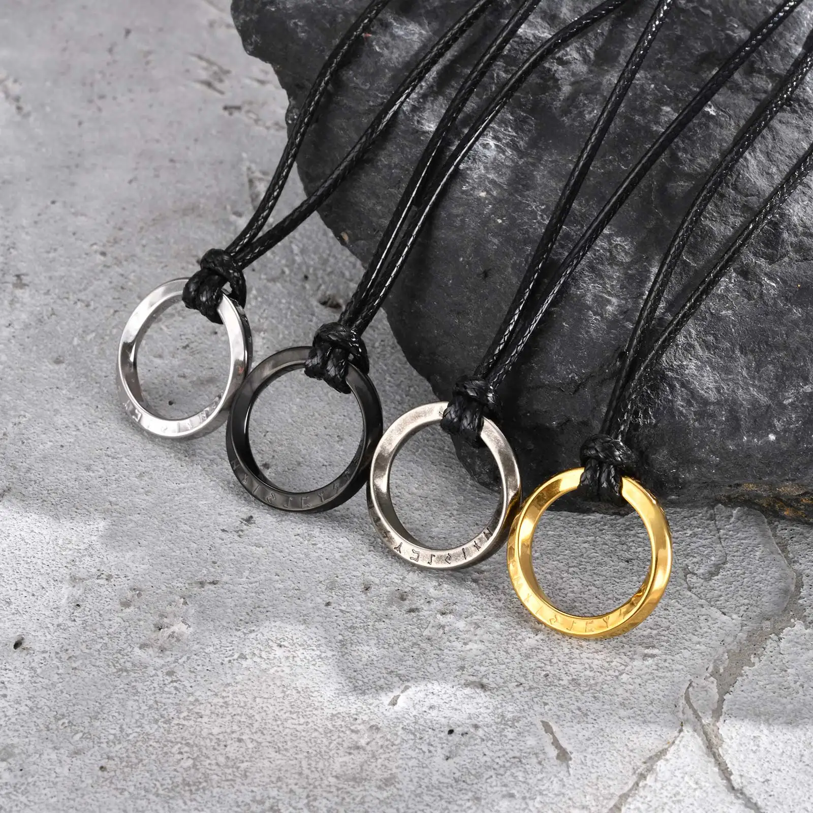 Vnox Retro Niche Viking Mobius Necklaces For Men Stainless Steel Round Pendant With 60cm Rope/Metal Chain Four Color Choose