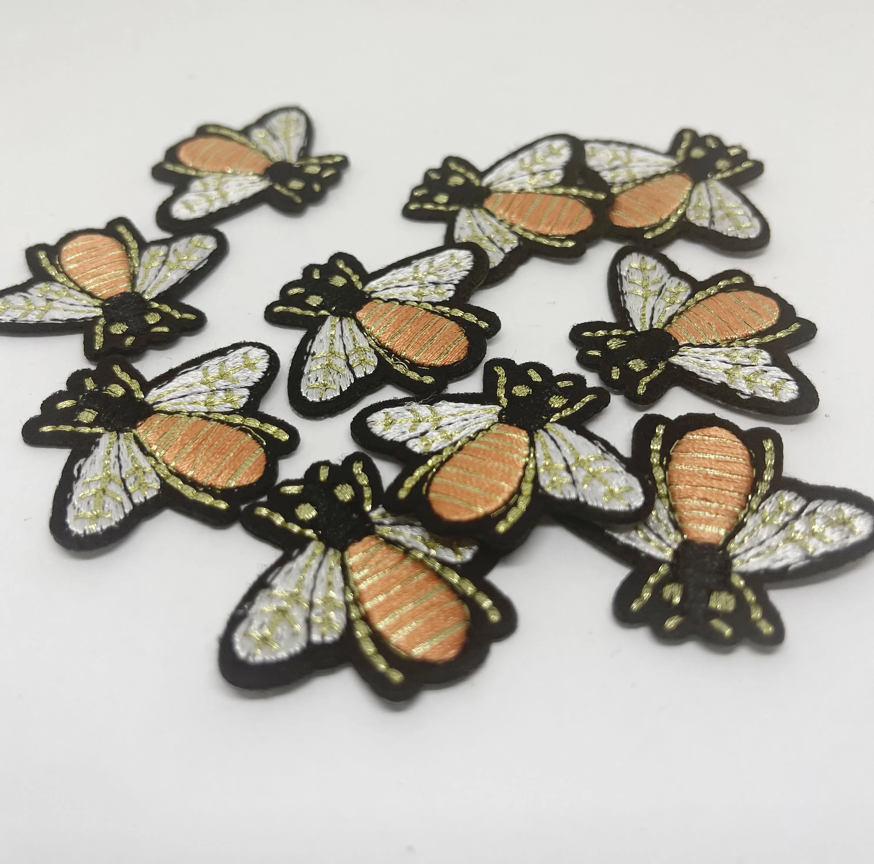 10 Teile/los Stickerei Biene Patch Eisen Auf Patches Abzeichen Für Kleidung Aufkleber Jeans Applique