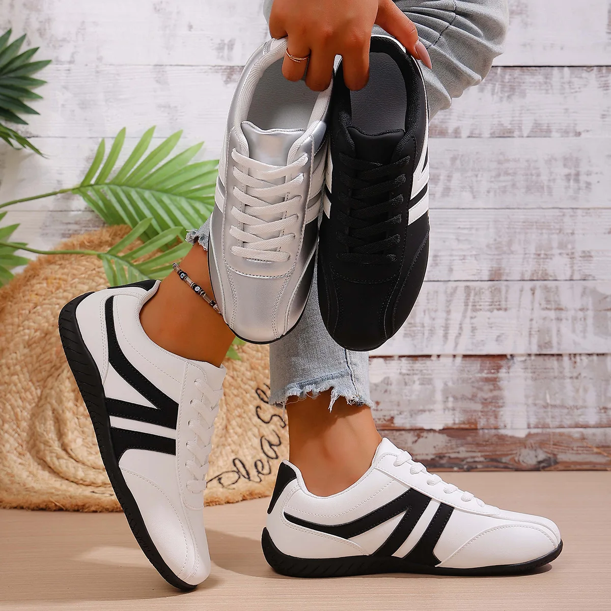 2025 new Women's Lightweight Breathable Shoes Stylish Lace-Up Casual Shoes - With Closed Toe Design, Perfect For Casual Wear