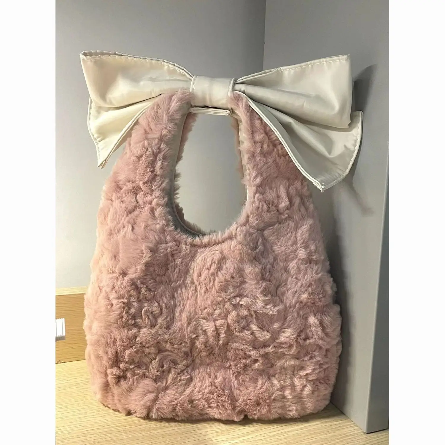 

Lambhair Small Plush Underarm Bags for Women New 2023 Trend Winter Korean Fashion Bow Design Shoulder Bag Lady Handbags