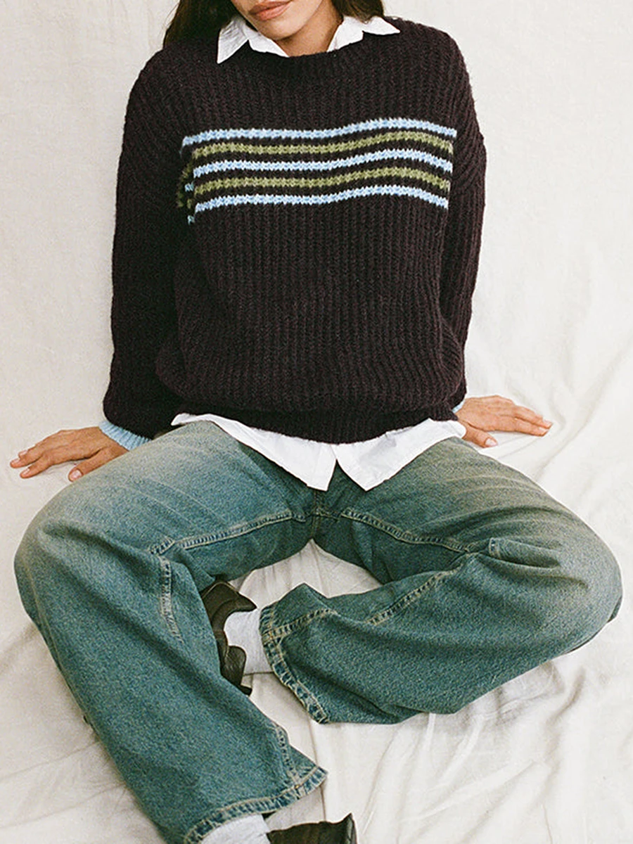 Women s Oversized Knit Sweater with V-Neckline and Ribbed Cuffs Cozy Winter Pullover Jumper Casual Loose Fit Tops