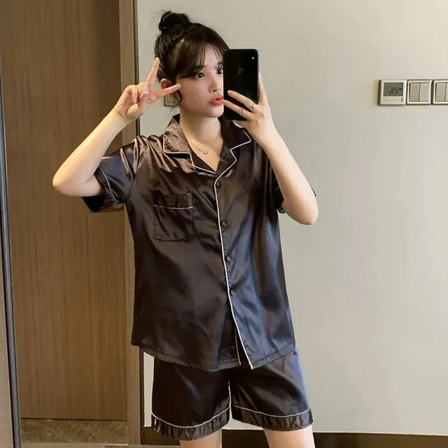 Couleur unie vêtements de nuit soie Satin Pyjamas Couple ensemble à manches courtes Pyjamas costume Pijama femmes hommes vêtements de détente grande taille Pj ensemble