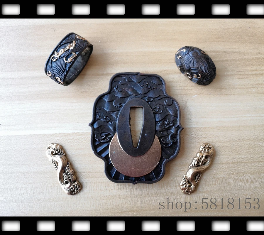 

Hige квадратная форма Золотая медная Луна tsuba fuchi menuki для японской катаны вакидзаси Танто