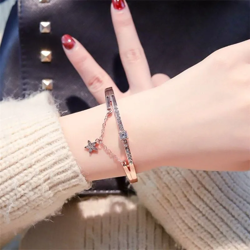 

Korean Version Dithering Popular Five Pointed Star Diamond Bracelet Bracelet Simple and Versatile Star Bracelet Jewelry Shipping