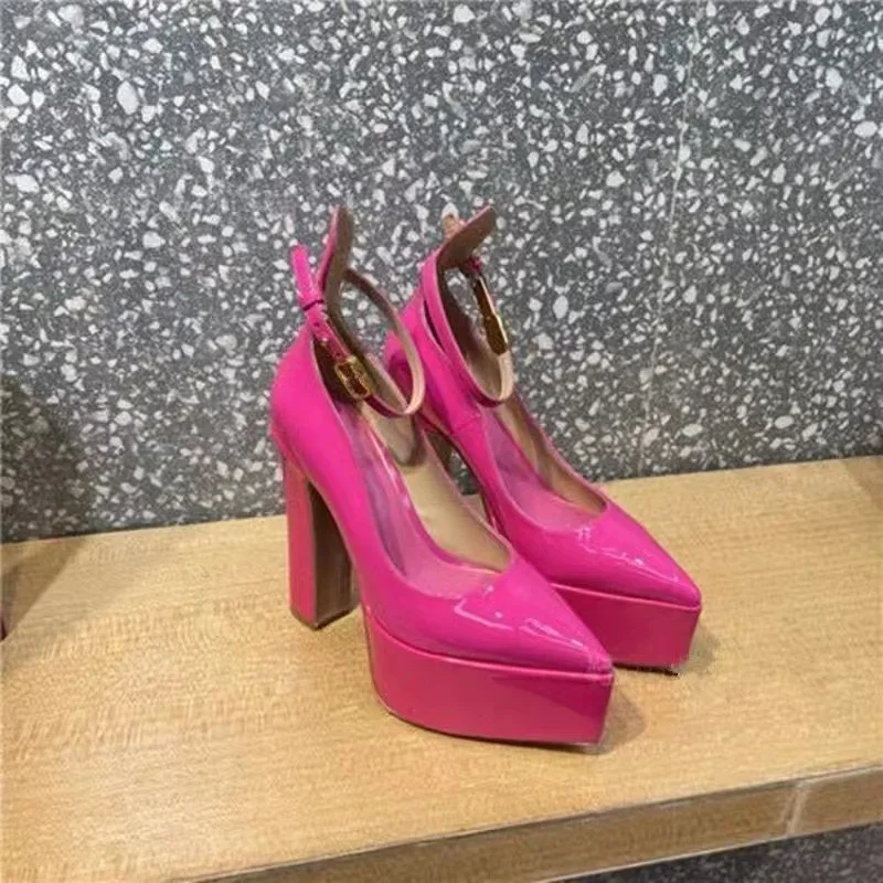 

2023 Women's Fashion Sexy Thick High Heel Thick Bottom Flat Buckle Sandals European and American Banquet Stage Show Shoes