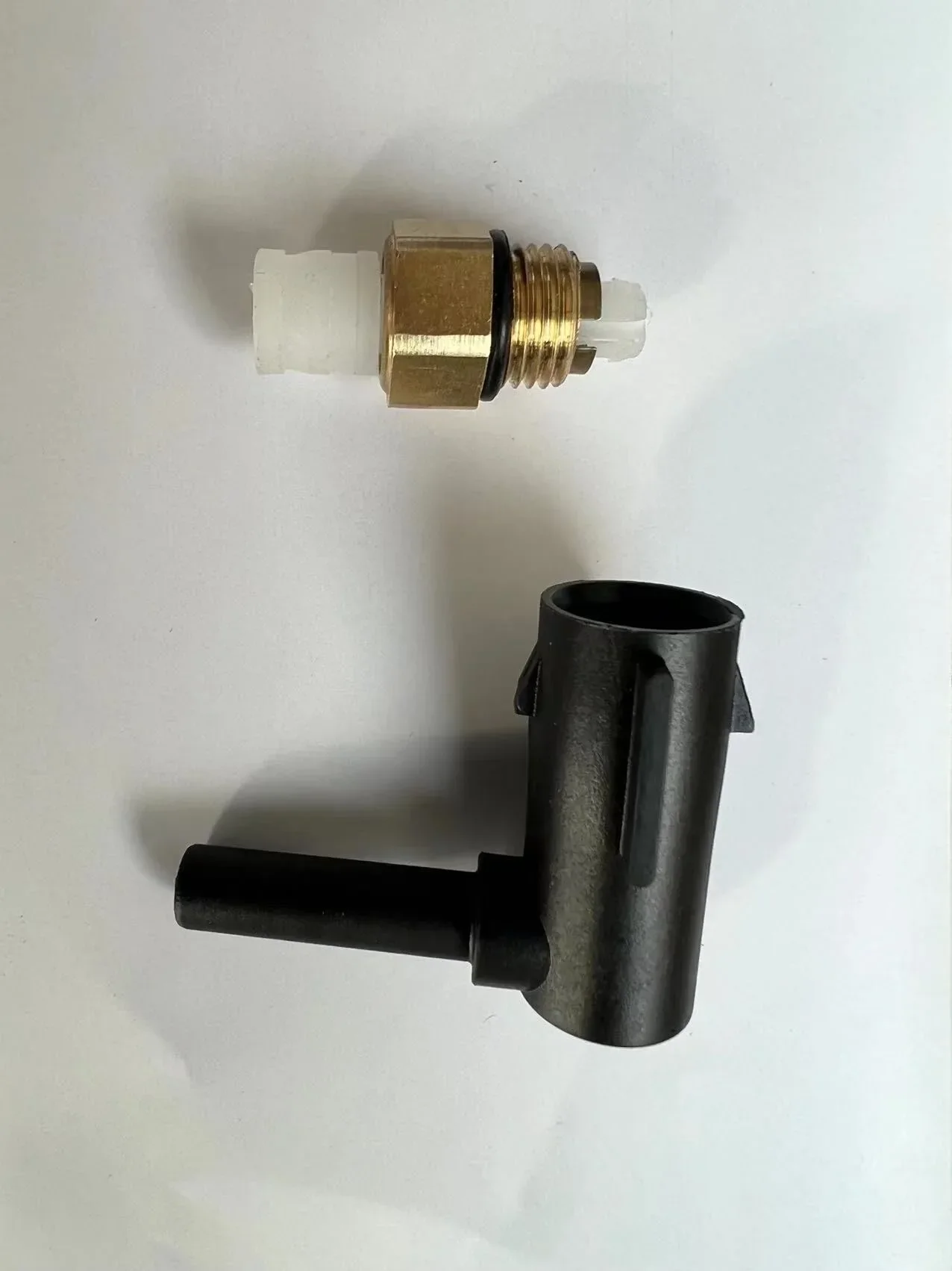 

68029903AE 68059905AD 68084809AA gas reducing elbow kit for Jeep Grand Cherokee Dodge RAM pickup 2011-17